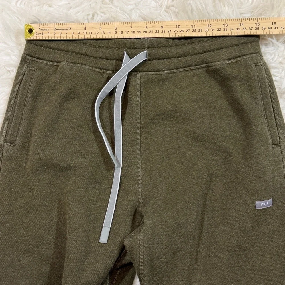 Figs Fleece Men’s Off Shift Relaxed Jogger Sweatpants